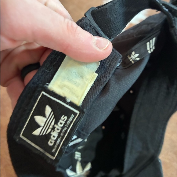 Adidas Classic Black Cap with White Logo - Picture 4 of 6